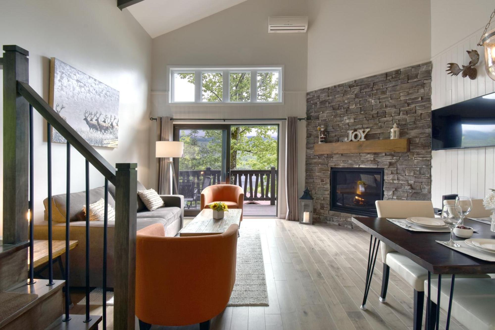 Stunning Condo - View On Lake Tremblant & Mountain Mont-Tremblant Exteriör bild