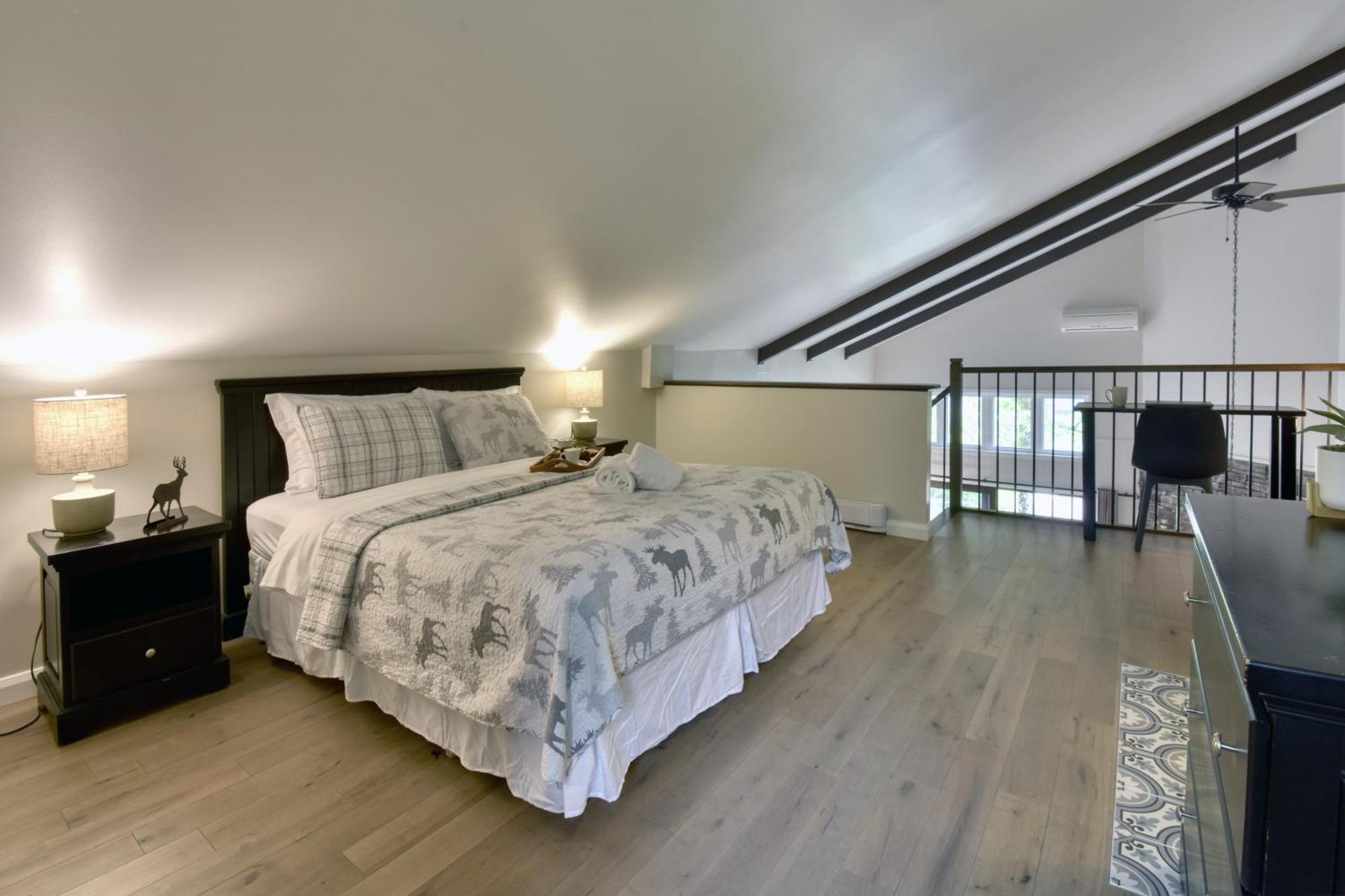 Stunning Condo - View On Lake Tremblant & Mountain Mont-Tremblant Exteriör bild